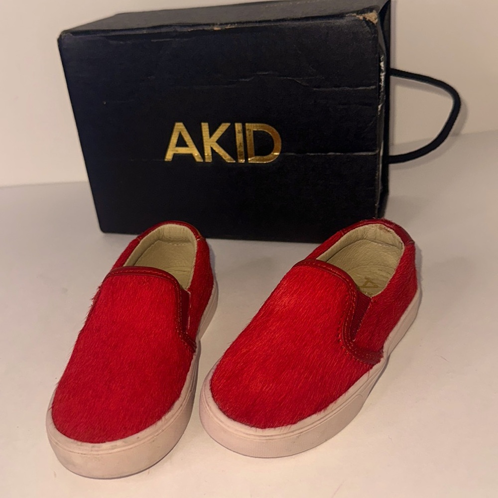 AKID THE LIV CRIMSON COW SLIP ONS Size 7